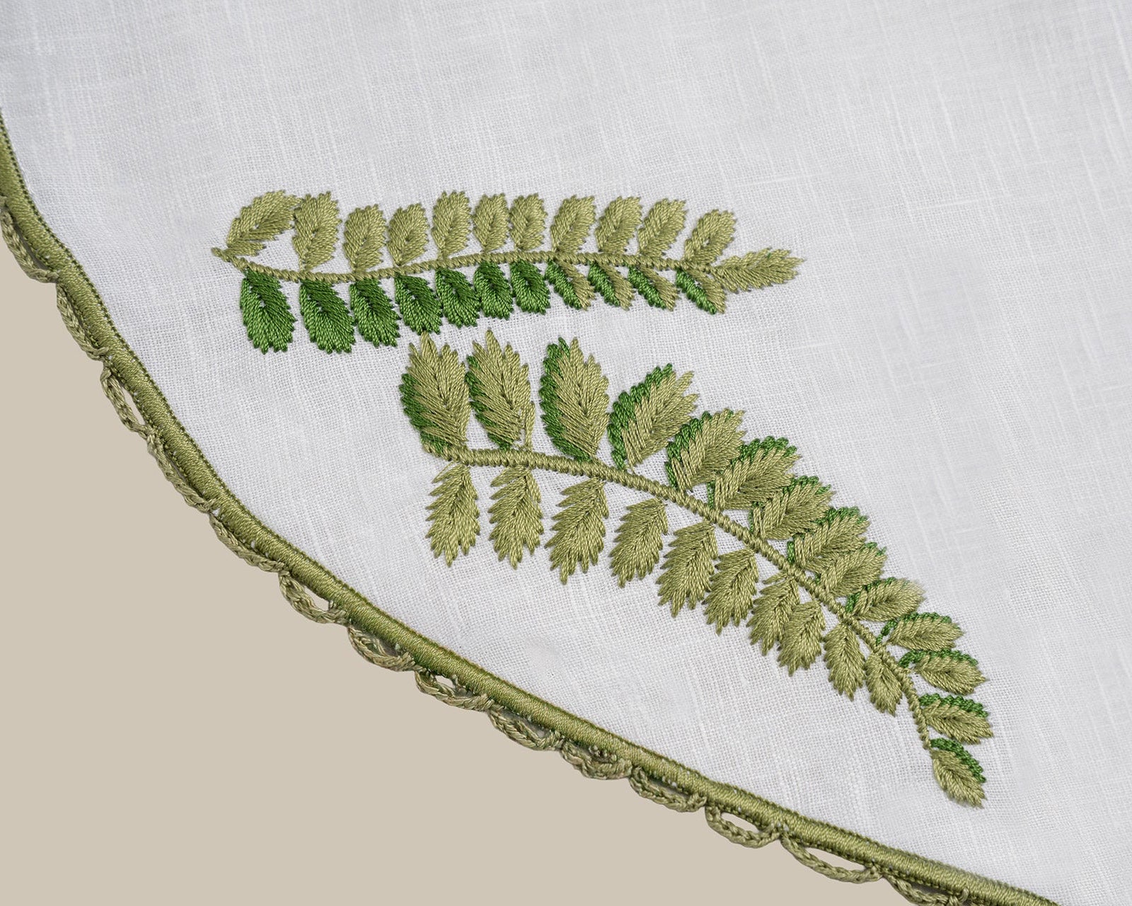 Samar Oval Tray Linen