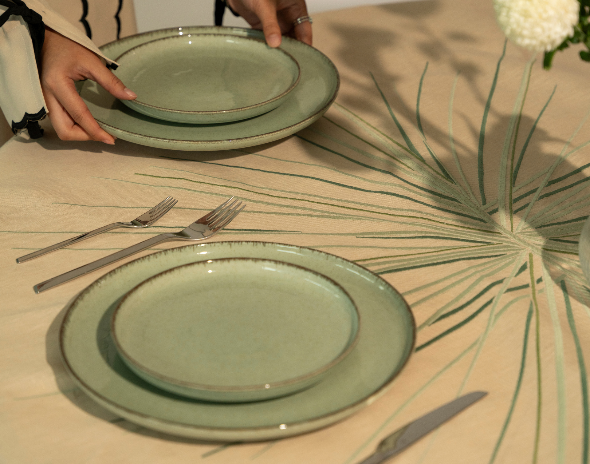 Round Sabat Linen (Brown)