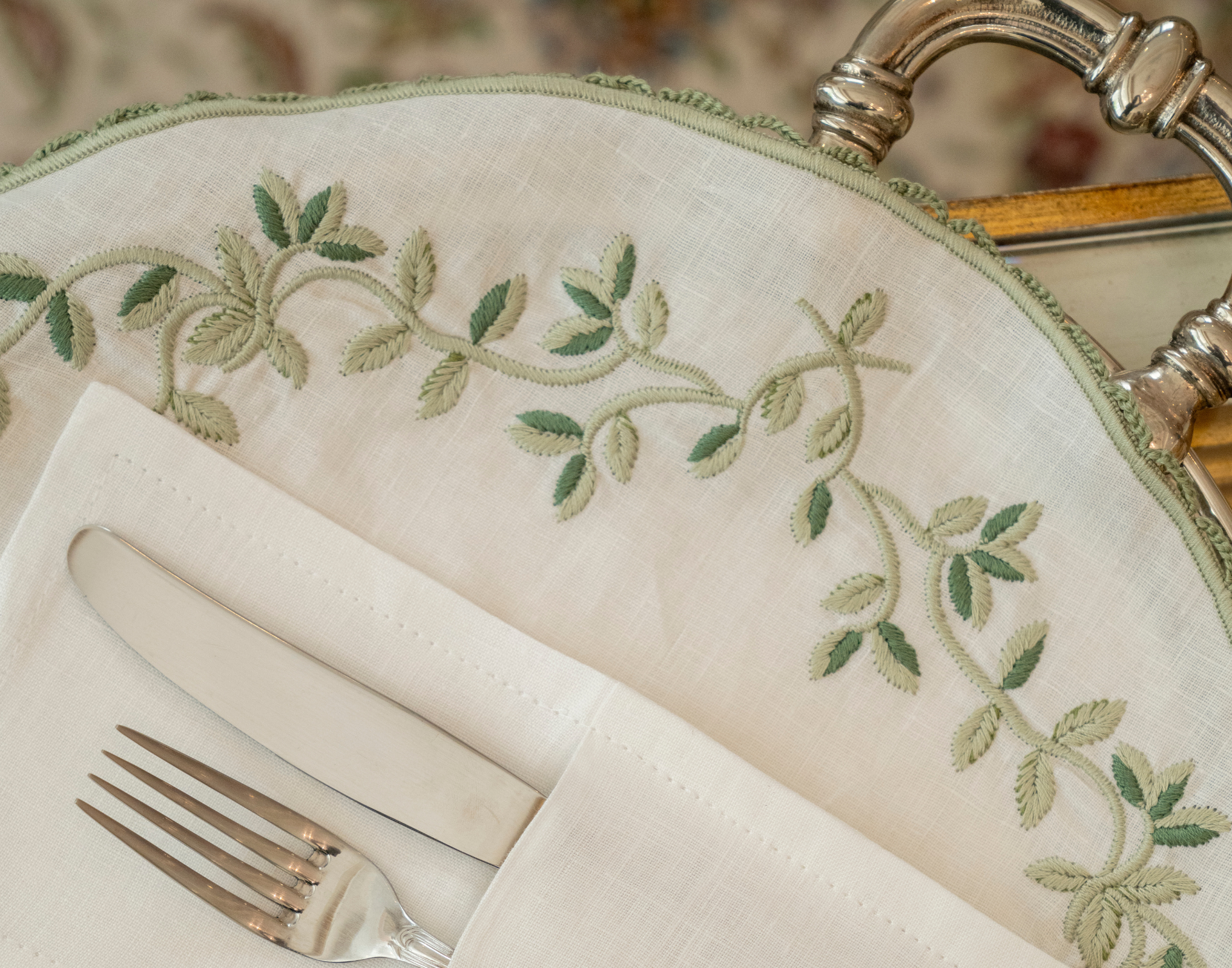 Ramram Oval Tray Linen